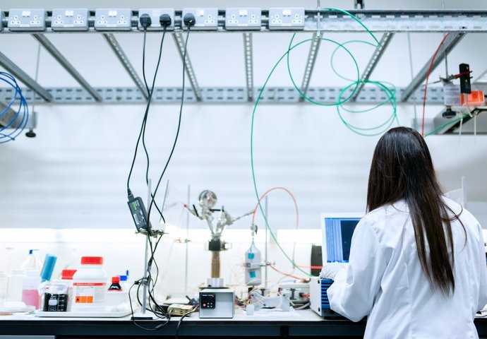 Scientist processing exosomes in a USA laboratory